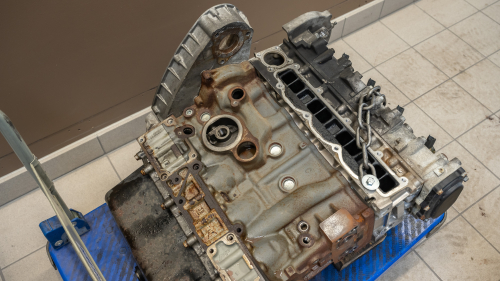 Motor alt